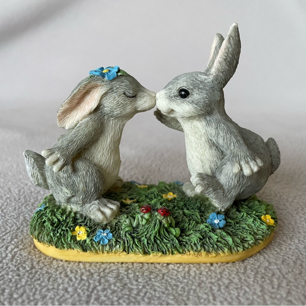 Collectible Charming Tails “Love Blooms” Figurine by Dean Griff